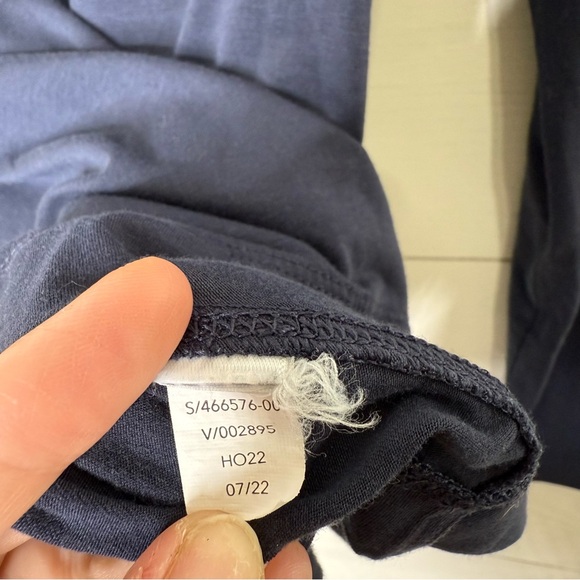 Athleta • Navy Outbound Scoop Neck Long Sleeve Top Size Small - Picture 3 of 4